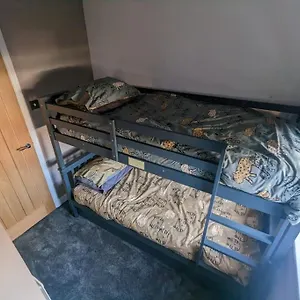 Cottage/boutique Style - Free Parking & Wi-fi Holiday home